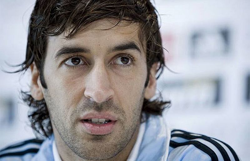 Raúl asume una posible suplencia en el derbi