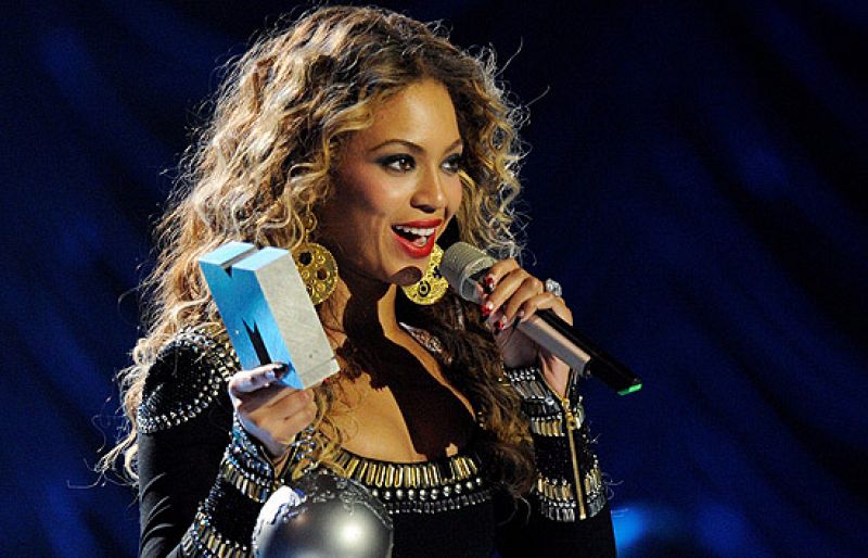 Beyoncé arrasa en los premios MTV Europe con tres galardones y Shakira se marcha de vacío