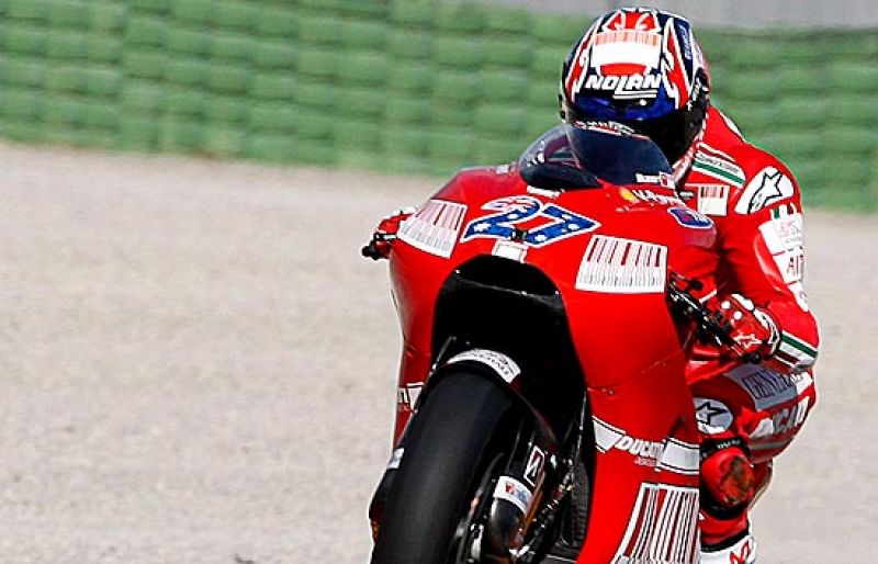 Stoner sigue colosal