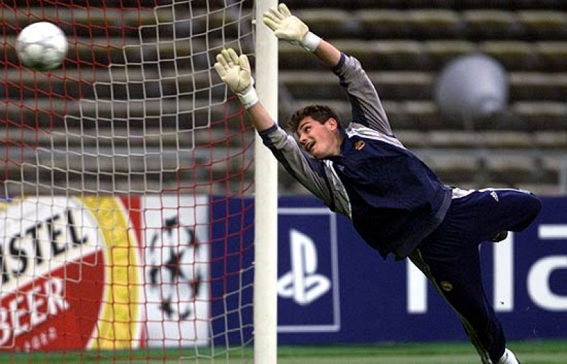 Casillas: un centenar de alegrías para España