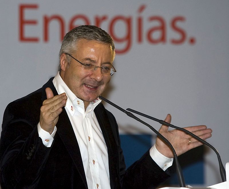 Blanco asegura que las negociaciones por el Alakrana están "en fase de diálogo diplomático"