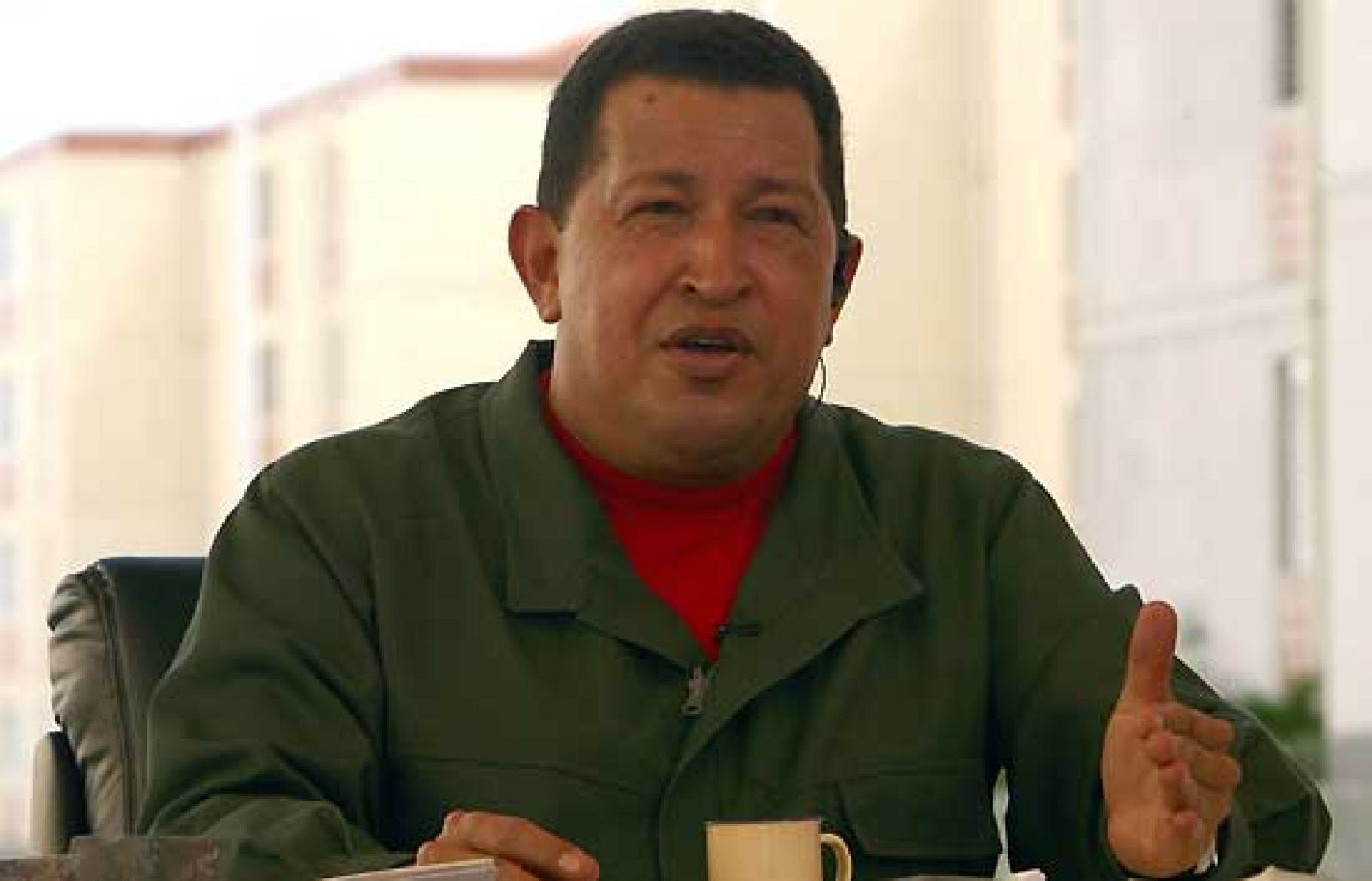 Chávez amenaza a Colombia con la guerra | Ver