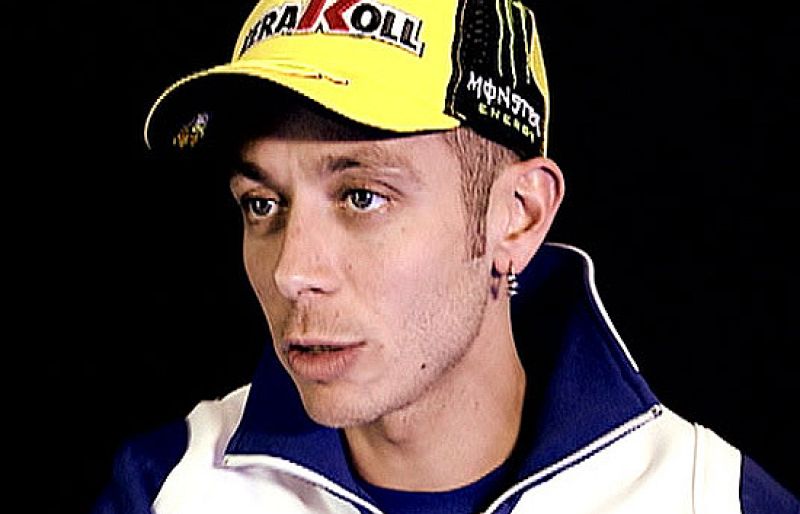 Rossi: "Yamaha tiene que decidir entre Lorenzo y yo para 2011"