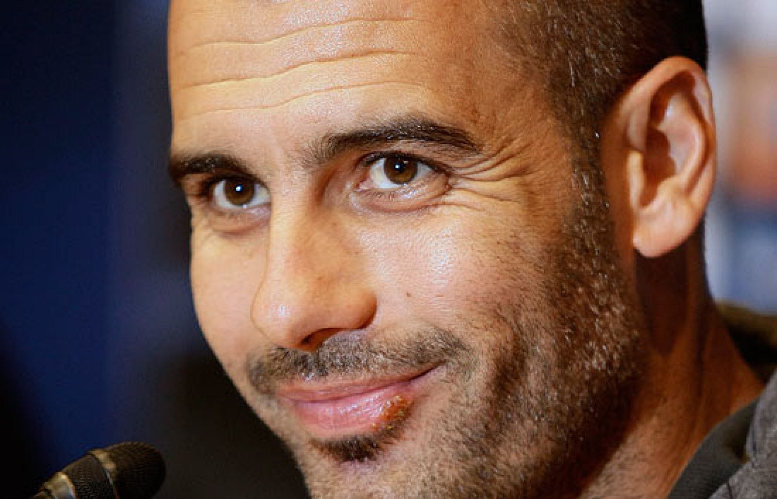 El entrenador del Barcelona, Pep Guardiola, ha dado la razón al Real Madrid en el 'caso Cristiano' y ha asegurado que si el futbolista está lesionado, no puede jugar con Portugal.