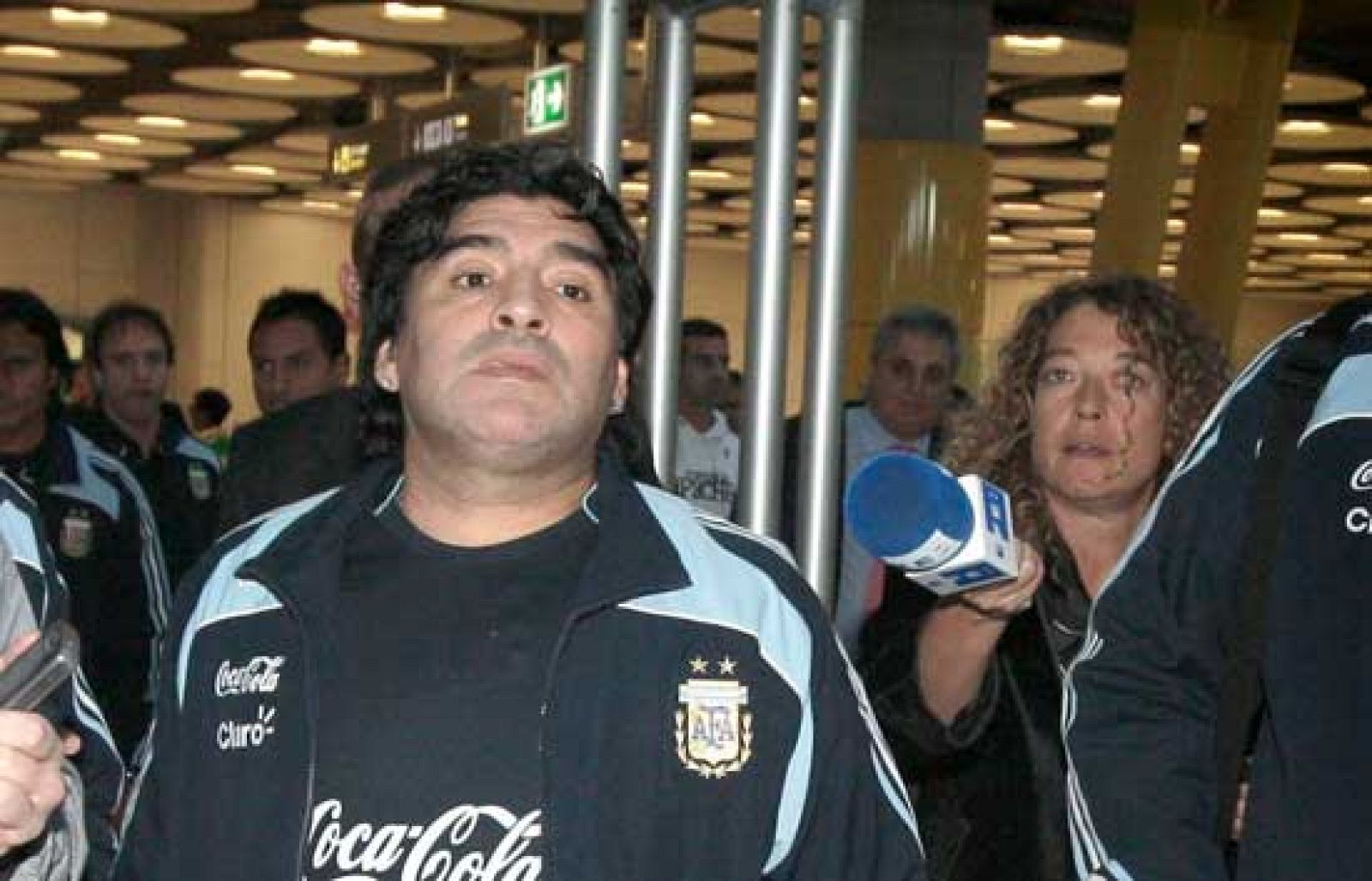 Maradona se queda 'mudo' | Ver