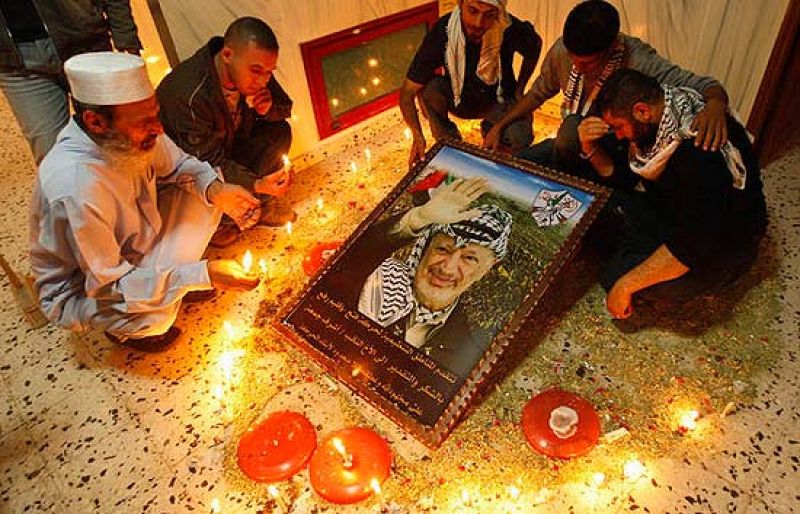 Cinco años después de su muerte, Arafat no tiene quien le siga