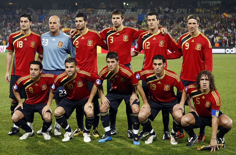 España estrena himno y camiseta en su amistoso ante Argentina