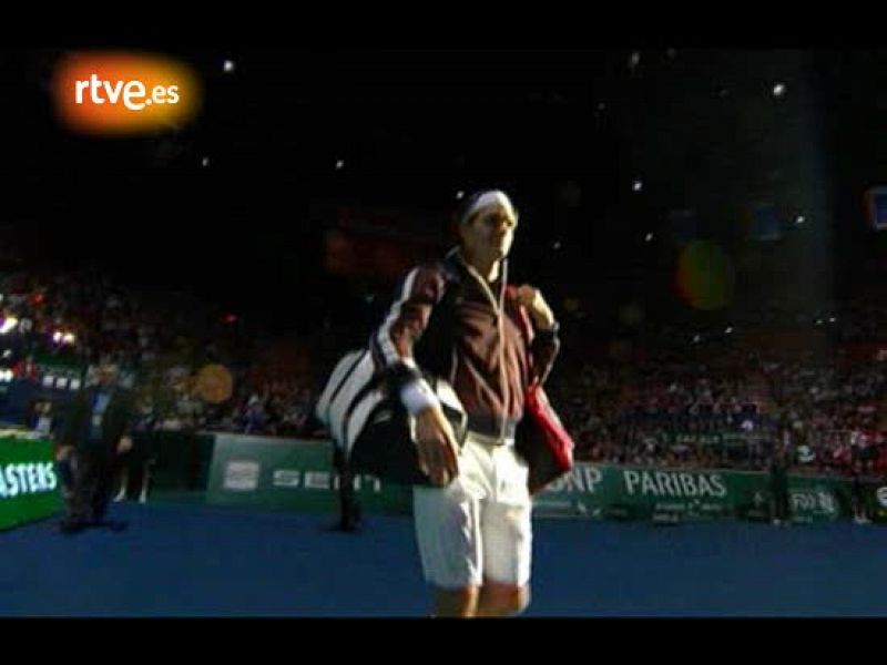 Federer cae en su debut en Bercy ante Benneteau