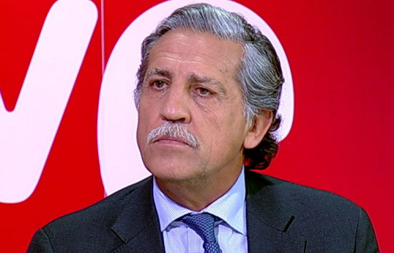 López Garrido: "El presidente Zapatero me ha dado su apoyo y no voy a dimitir"