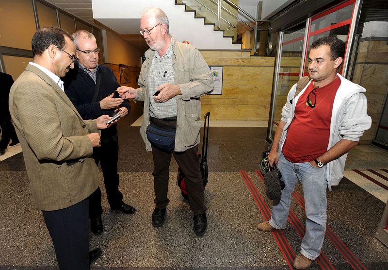 Llegan a Gran Canaria los dos periodistas españoles retenidos en el Sáhara