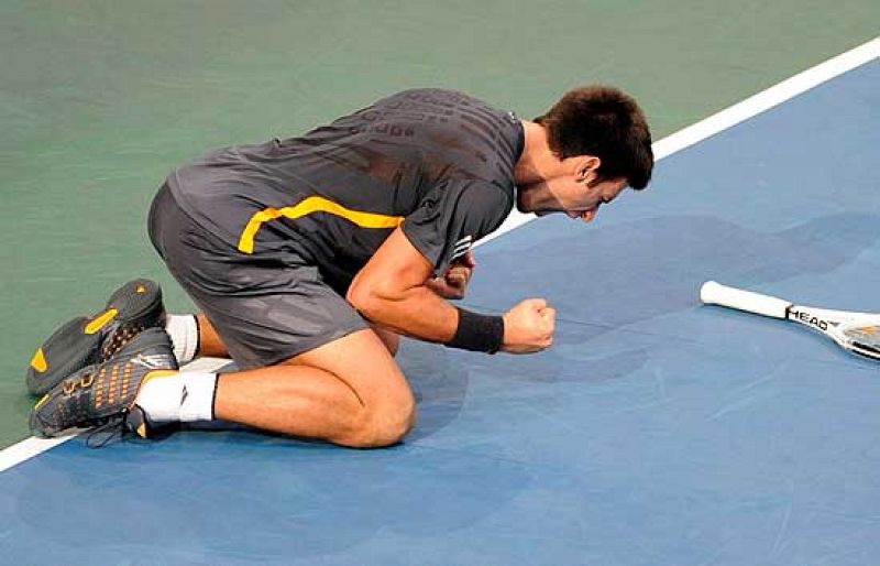 Djokovic gana el Masters de París en una final agónica