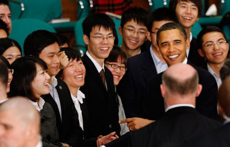 Barack Obama llega a Pekín, tras abogar en Shangai por la libertad de expresión