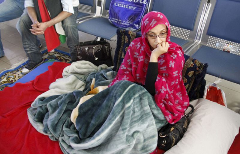 La activista saharaui, en buen estado tras iniciar una huelga de hambre