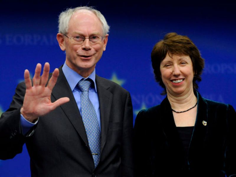 El belga Van Rompuy, presidente de la UE y la británica Ashton, nueva Alta Representante