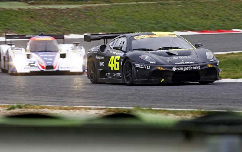 Rossi finaliza tercero en su estreno con Ferrari