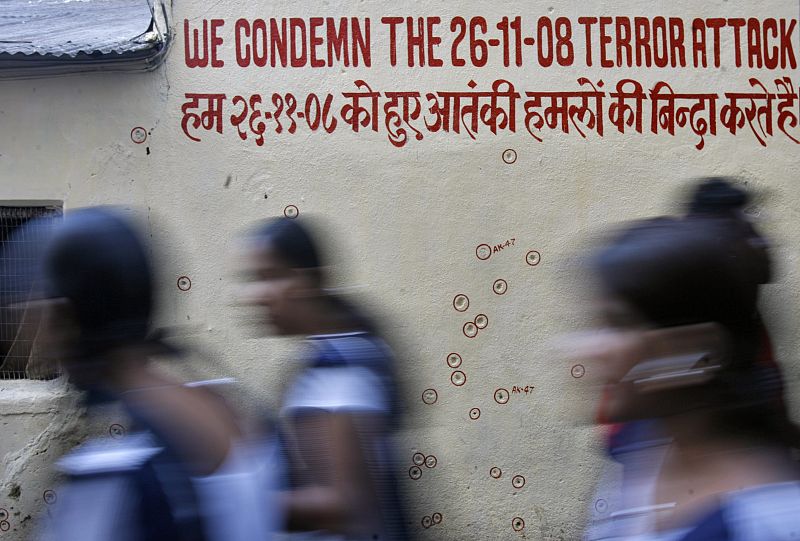 Pakistán acusa a siete personas de los atentados de Bombay un año después del ataque
