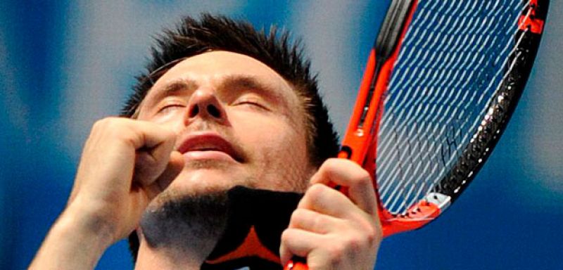 Soderling reza para evitar a Federer en semifinales