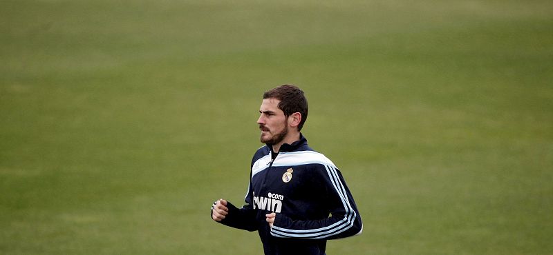 Casillas: "Veo al Barcelona por el retrovisor"