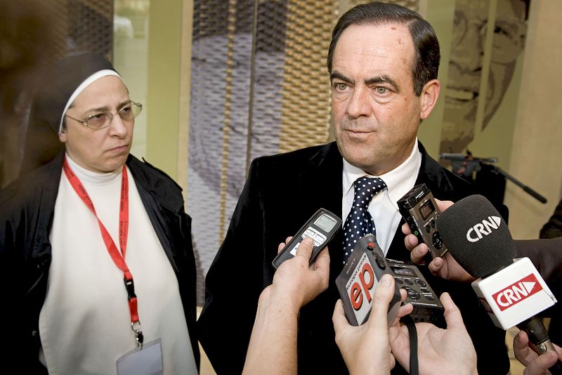 Bono lamenta que la Conferencia Episcopal le condene "por ser socialista"