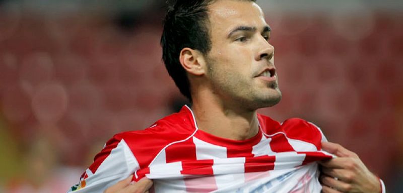 El Sporting rompe la racha del Villarreal