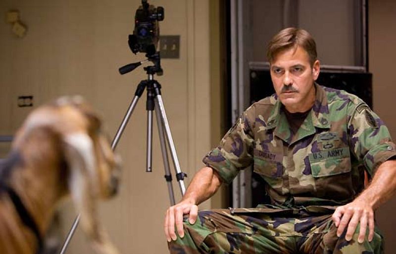 RTVE.es te ofrece el tráiler en español de 'Los hombres que miraban fijamente a las cabras'