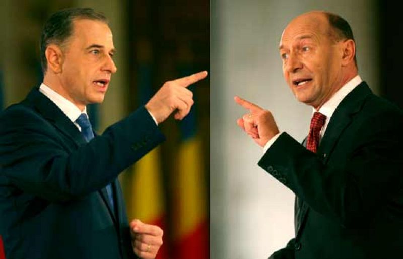 Los rumanos eligen entre reforma o estabilidad en la segunda vuelta de las presidenciales