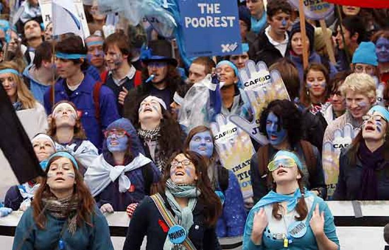 Miles de personas piden en Londres un pacto global contra el cambio climático