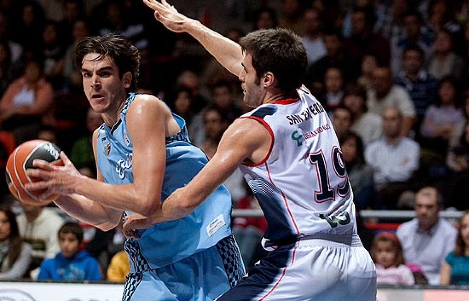 Estudiantes 68-78 Caja Laboral