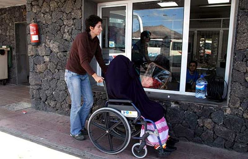 El juez deja que Haidar continúe en huelga de hambre, según su abogada