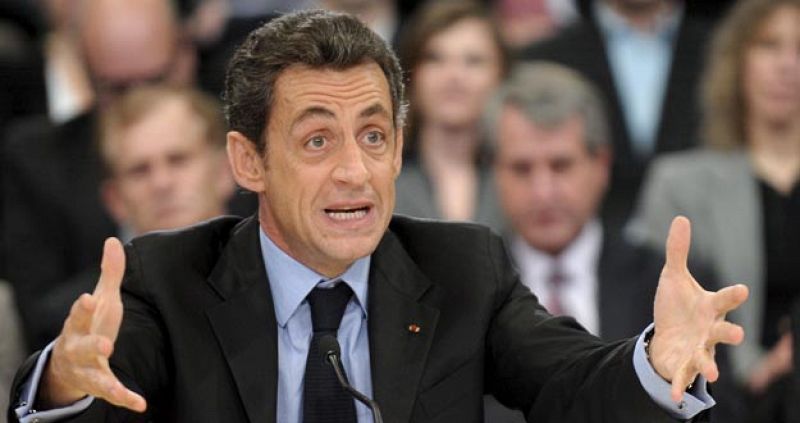 Sarkozy aprovecha el referéndum suizo para apoyar el debate de identidad nacional