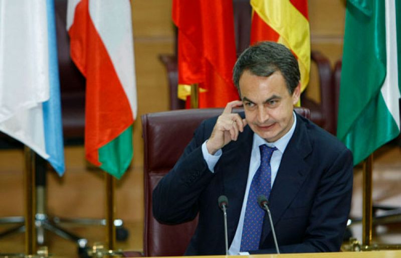 Zapatero propone a las comunidades un acuerdo de empleo pero el PP se muestra reticente