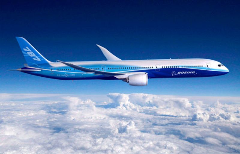 El Boeing 787 'Dreamliner' echa a volar