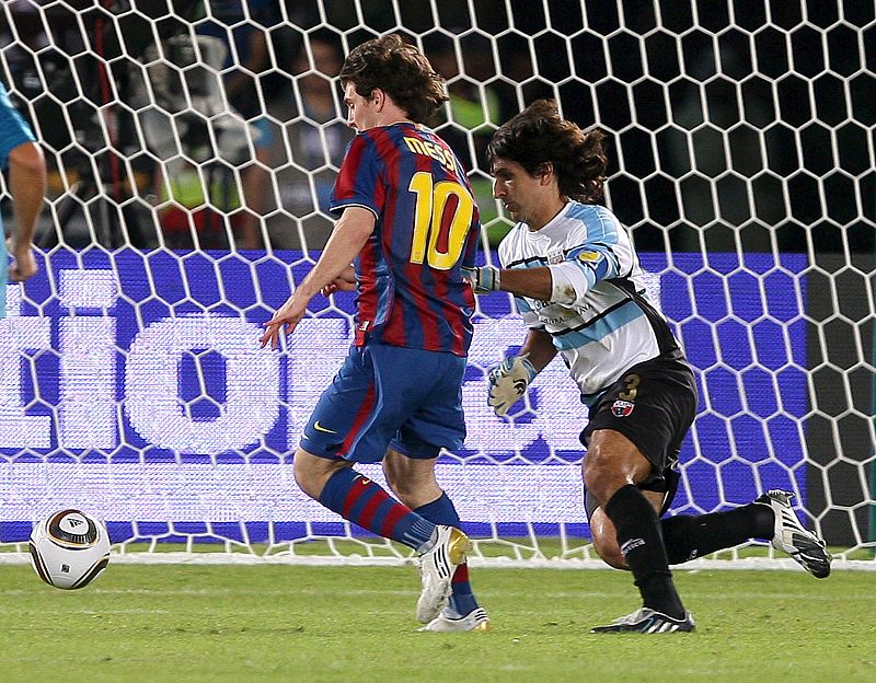 Messi rescata al Barça ante un correoso Atlante