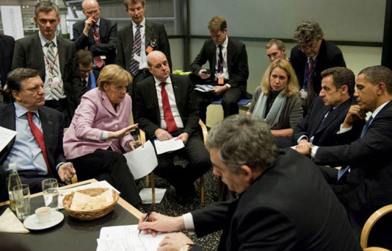 La Cumbre del Clima se cierra con un acuerdo de mínimos suscrito por EE.UU, la UE y China