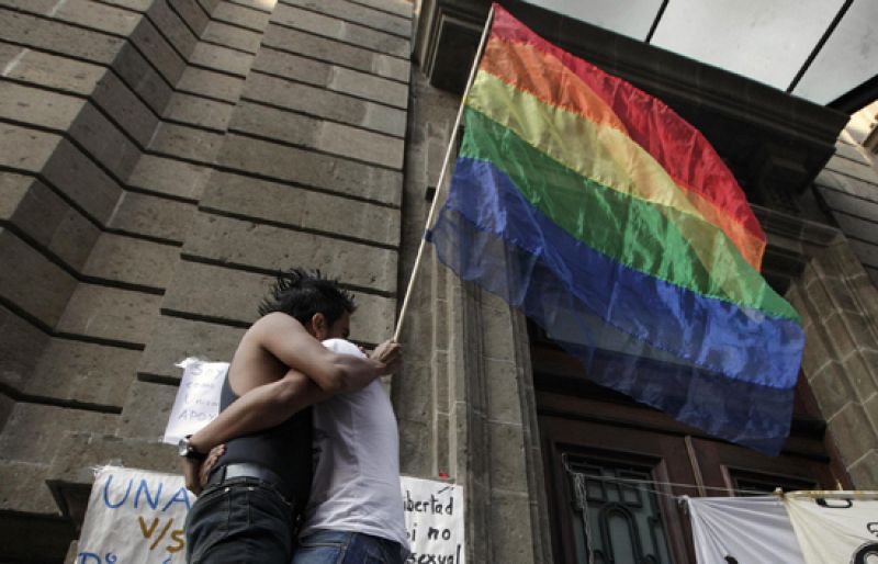 Aprueban las primeras bodas gays de América Latina en Ciudad de México