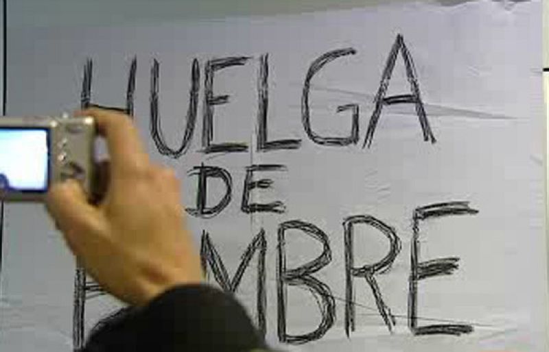 Los pasajeros de Air Comet dispuestos a "llegar hasta el final" y a ponerse en huelga de hambre