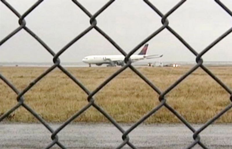Alarma en todos los aeropuertos europeos y estadounidenses tras el atentado fallido en Detroit