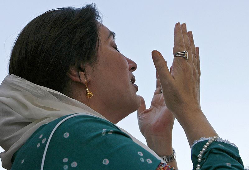Pakistán recuerda a la ex primera ministra Bhutto dos años después de su muerte