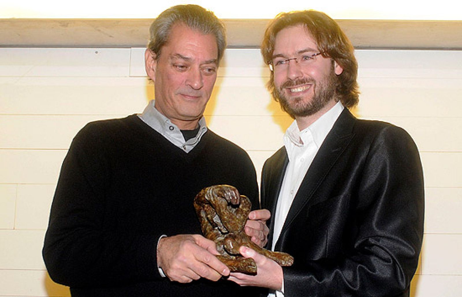 Paul Auster recoge el premio Leteo 2009 en el Museo de Arte Contemporáneo  de Castilla y León (Musac). | Ver