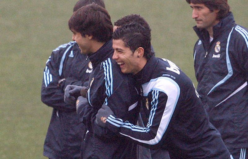 Casillas, Ramos, Arbeloa, Higuaín y Gago regresan a los entrenamientos