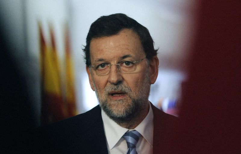 Rajoy insta a Zapatero a cambiar la política económica "de la A a la Z" para el año 2010