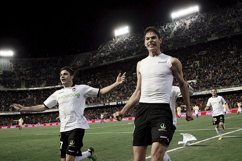 Zigic hace de Villa y le da la victoria al Valencia