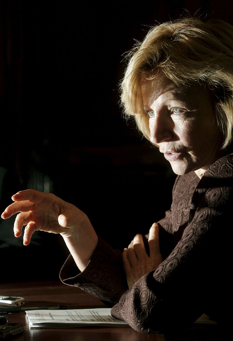 Salgado : "Las cajas están haciendo los deberes pero algunas comunidades autónomas se resisten"