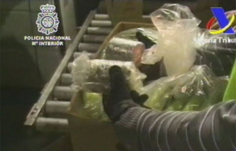 Hallan 100 kilos de cocaína camuflada en cajas de plátanos que llegaron a varios supermercados
