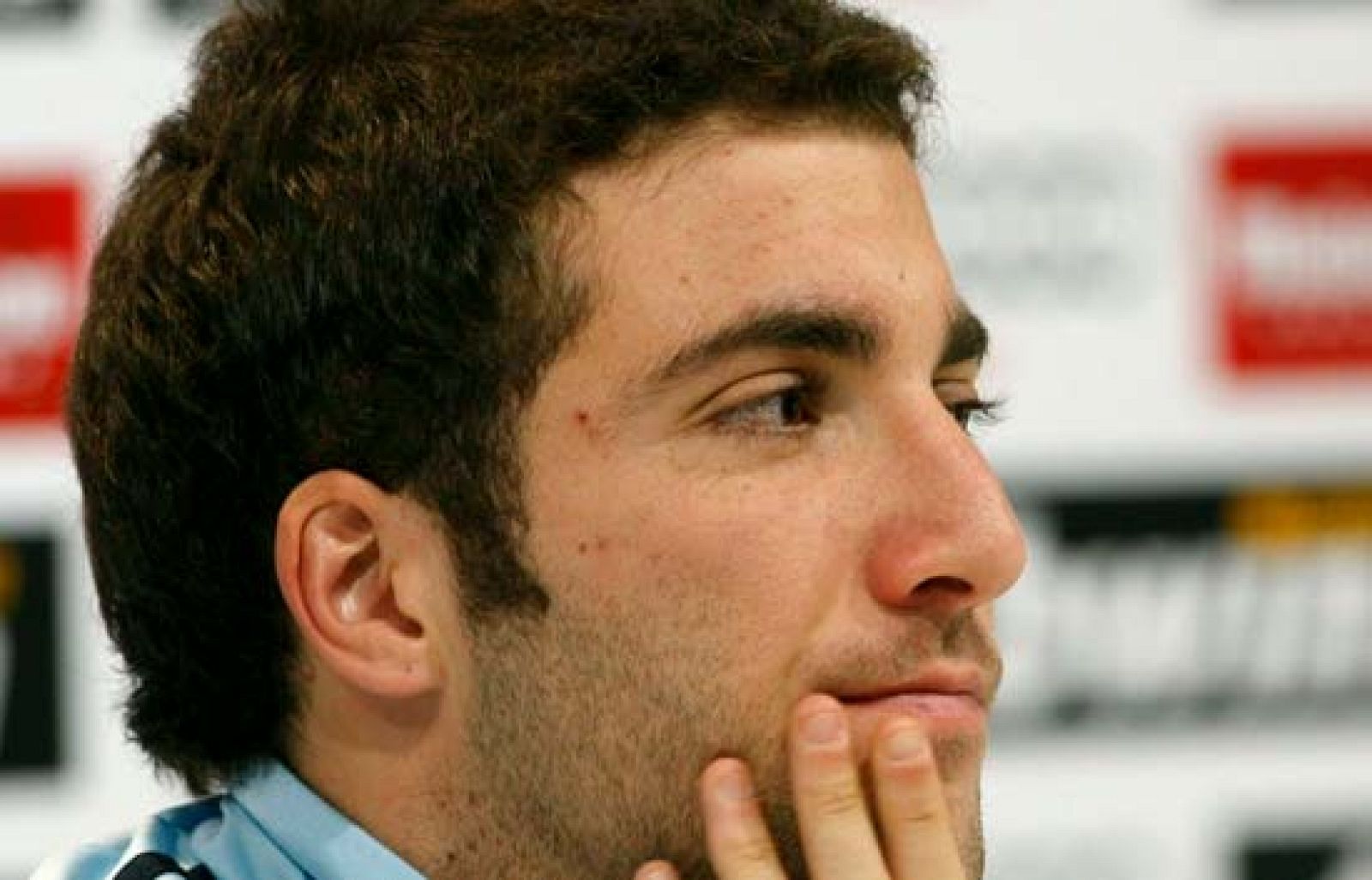 Higuaín tuvo la victoria en sus botas en Pamplona | Ver