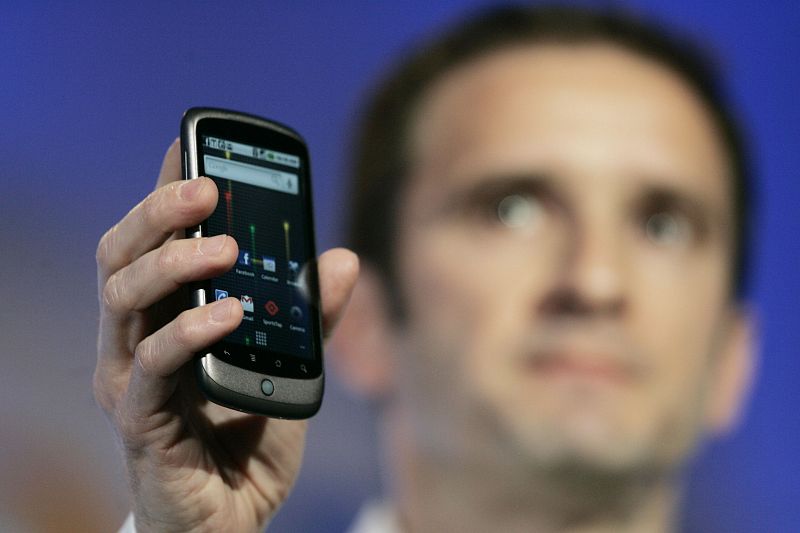 Google presenta Nexus One, su primer teléfono móvil