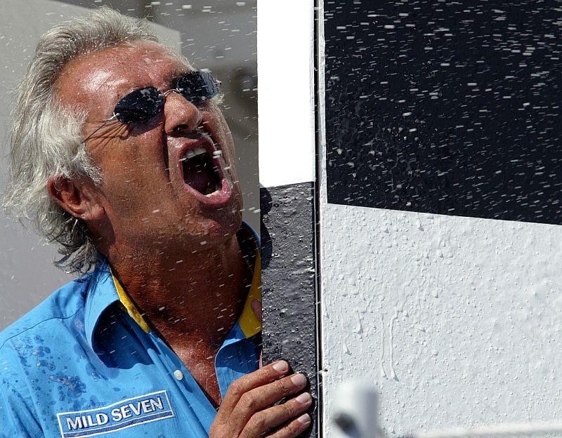 Briatore eufórico: "Una victoria por KO"