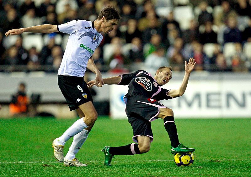 El Deportivo golpea primero y más fuerte