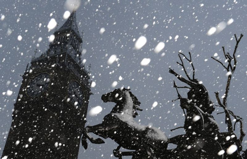 Un tren de Eurostar se queda atascado dos horas en el eurotúnel en medio del fuerte temporal