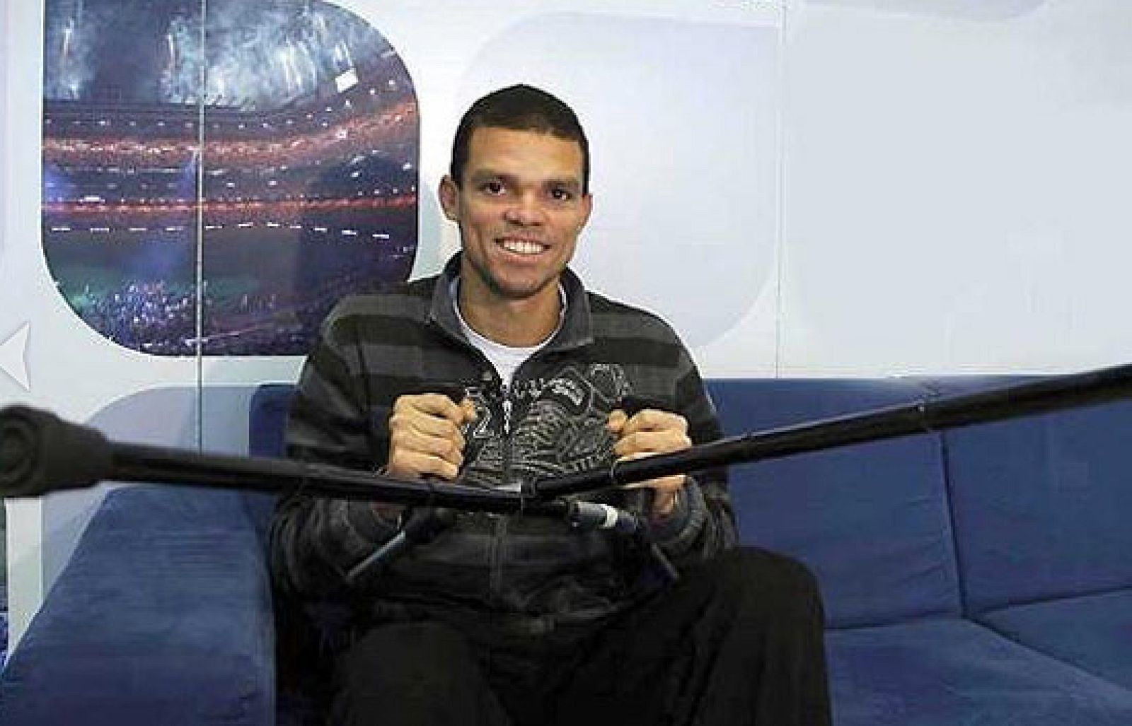 Pepe ha regresado a España después de la intervención de rodilla a la que se ha sometido en Portugal.